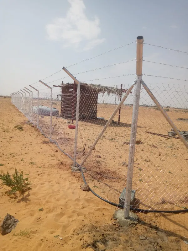 عملية تركيب شبوك حديدية في الرياض
